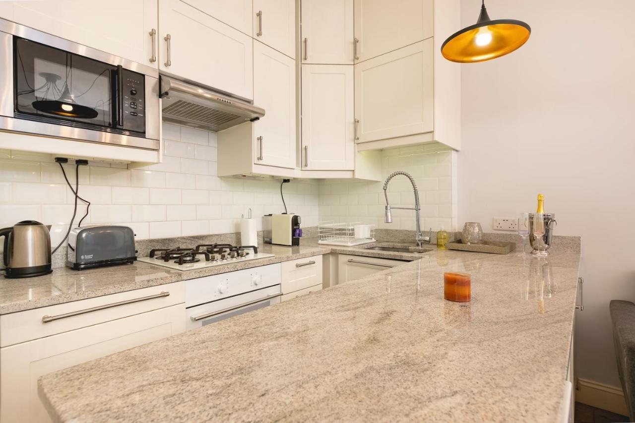 Penthousestays Notting Hill - Spacious 3 Bedroom King Bed Apartment - Near Portobello Road & Kensington High Street 런던 외부 사진