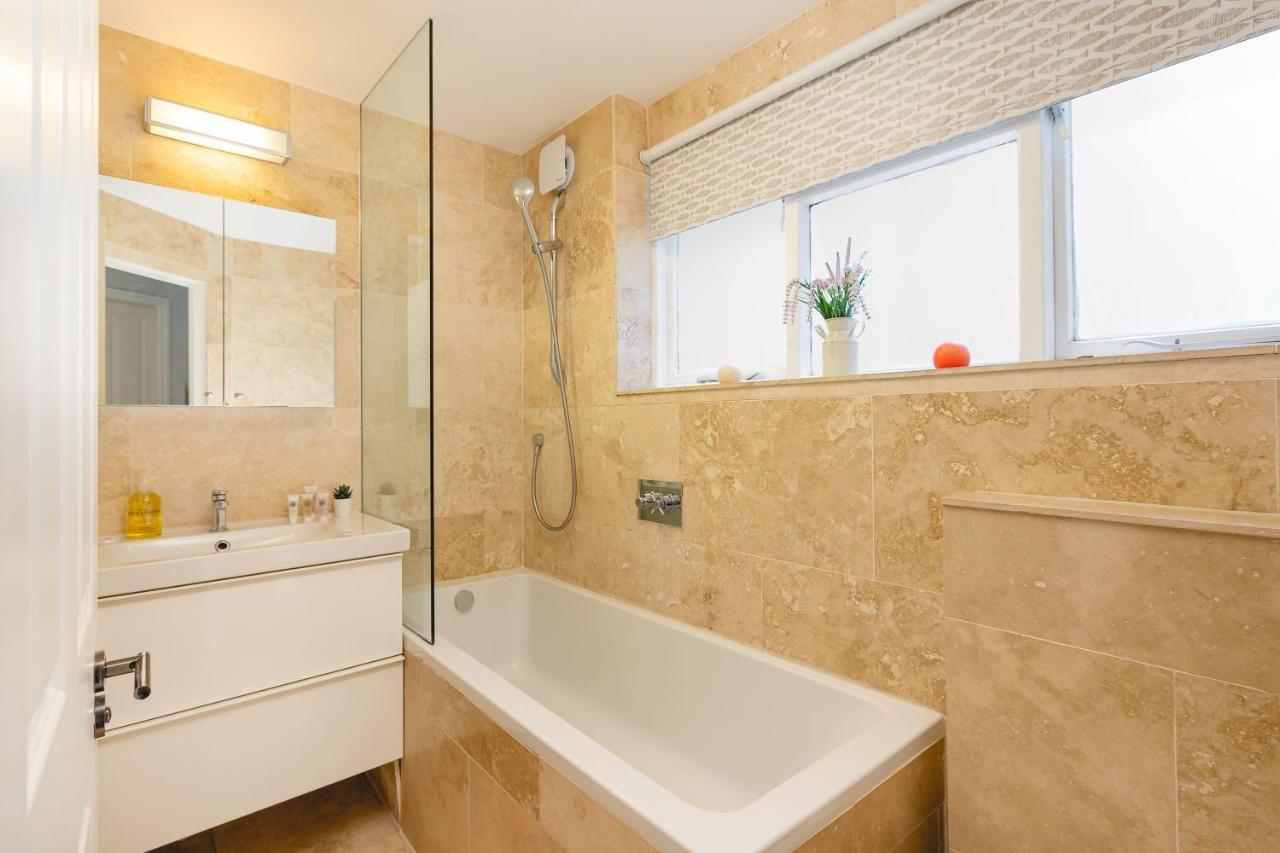Penthousestays Notting Hill - Spacious 3 Bedroom King Bed Apartment - Near Portobello Road & Kensington High Street 런던 외부 사진