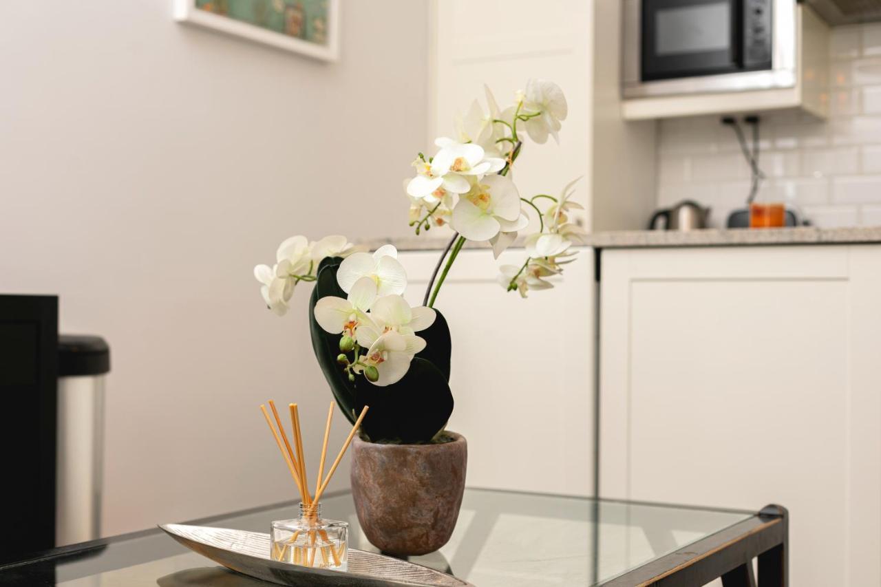 Penthousestays Notting Hill - Spacious 3 Bedroom King Bed Apartment - Near Portobello Road & Kensington High Street 런던 외부 사진