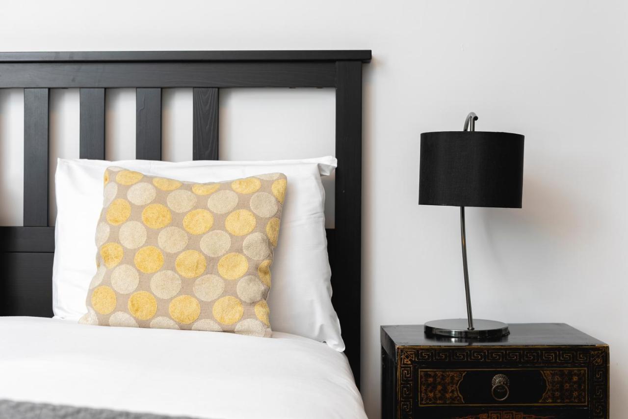 Penthousestays Notting Hill - Spacious 3 Bedroom King Bed Apartment - Near Portobello Road & Kensington High Street 런던 외부 사진